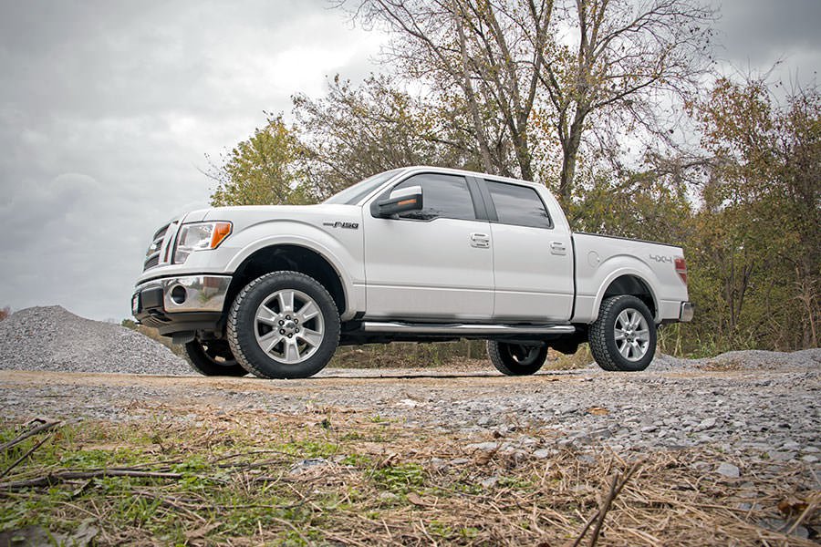 Rough Country (56870) 2 Inch Lift Kit | Alum | RR V2 | Ford F-150 2WD/4WD (2009-2013)