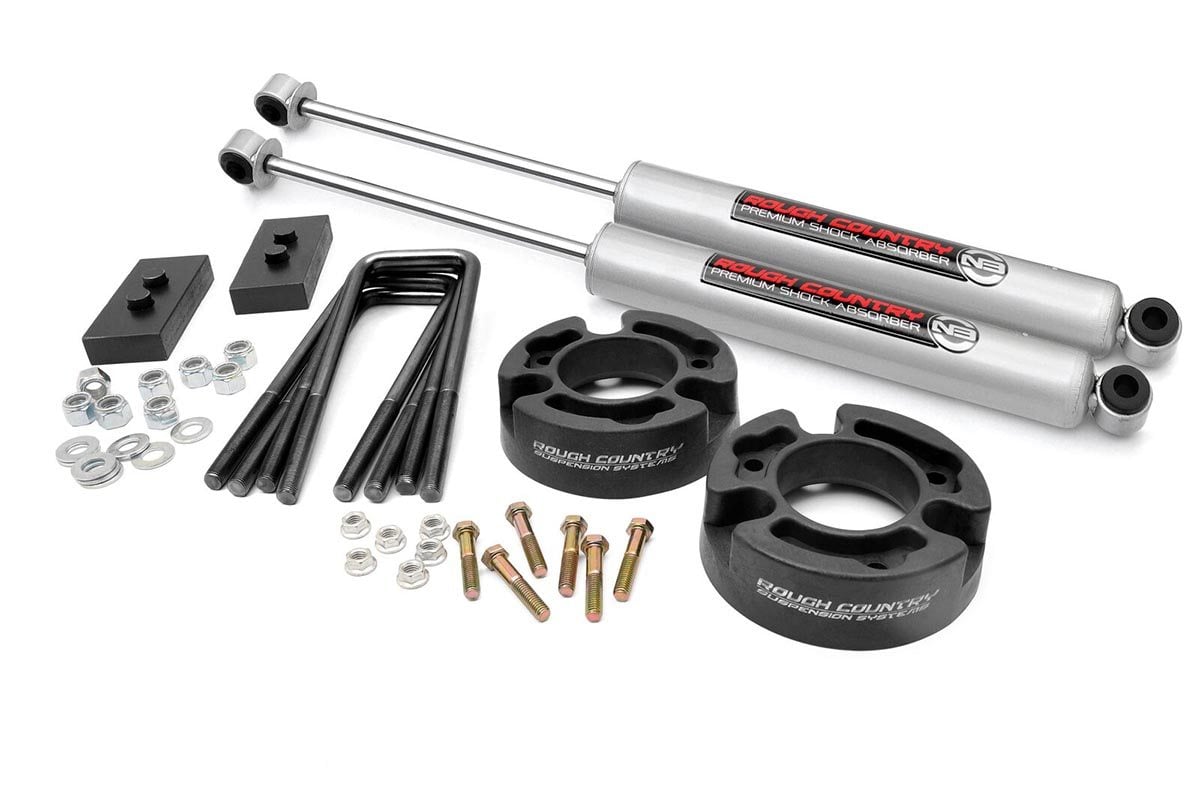 Rough Country (57030) 2.5 Inch Lift Kit | Molded | Ford F-150 2WD/4WD (2004-2008)