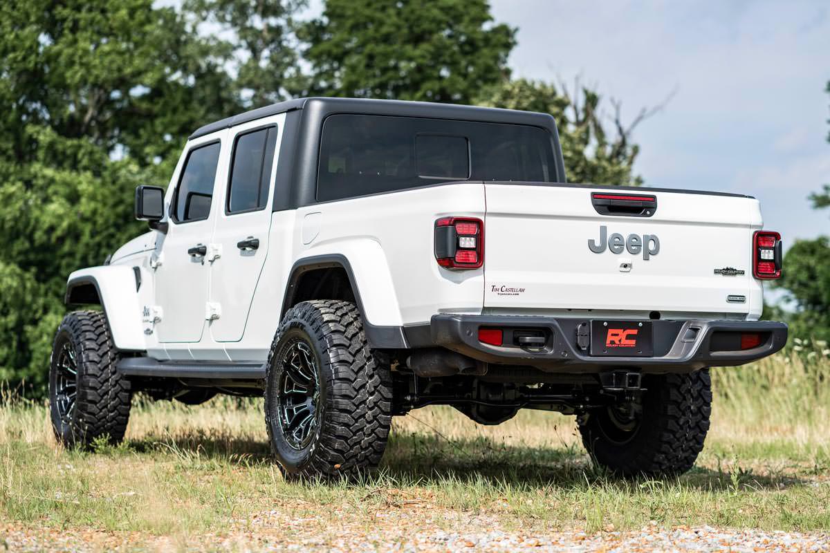 Rough Country (64870) 2.5 Inch Leveling Kits | Springs | V2 | Jeep Gladiator JT (20-23)