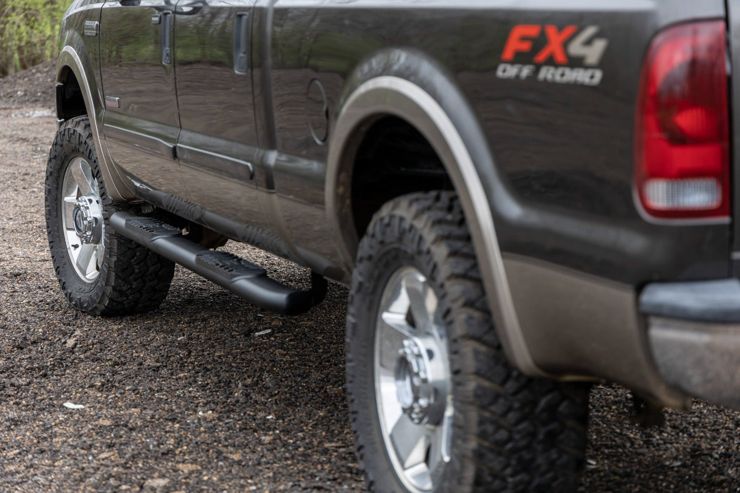 Rough Country (21013) Oval Nerf Step | Crew Cab | Black | Ford F-250/F-350 Super Duty (99-16)