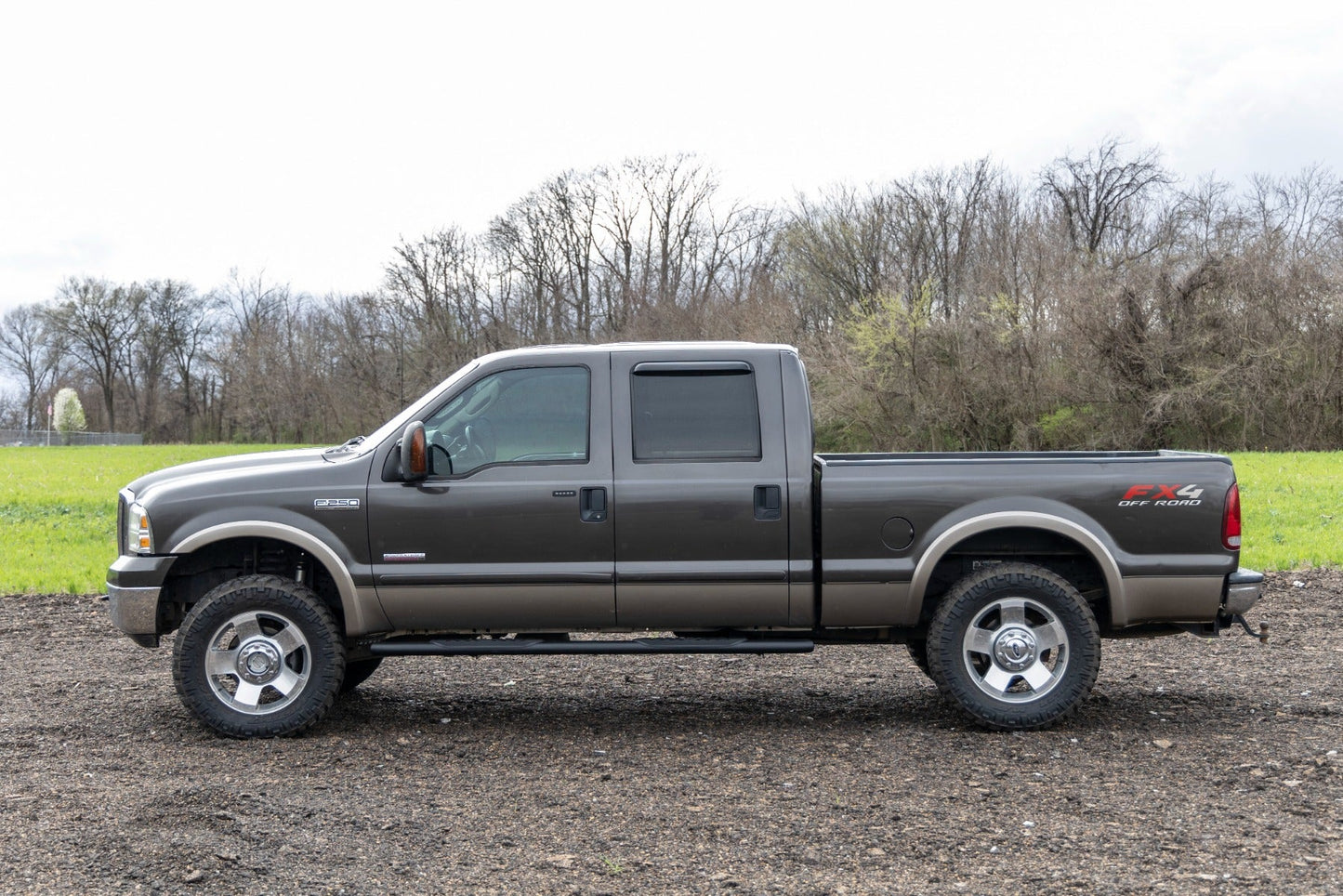 Rough Country (21013) Oval Nerf Step | Crew Cab | Black | Ford F-250/F-350 Super Duty (99-16)