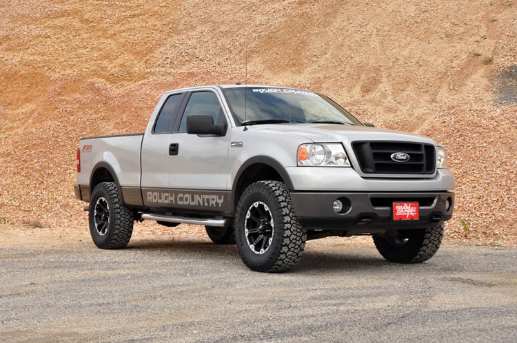 Rough Country (57030) 2.5 Inch Lift Kit | Molded | Ford F-150 2WD/4WD (2004-2008)