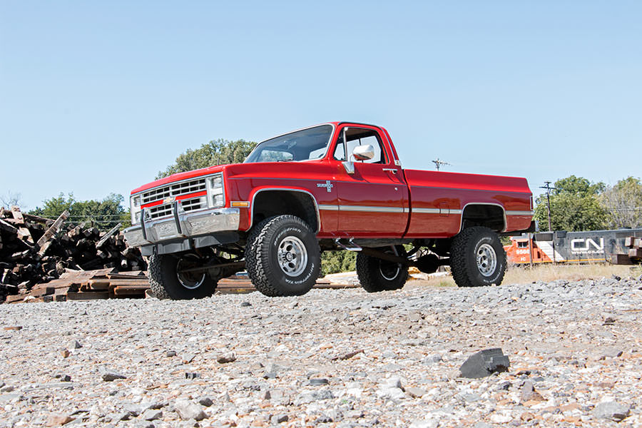 Rough Country (19530) 4 Inch Lift Kit | 52 Inch Rear Springs | Chevy/GMC C10/K10 C15/K15 Truck/Jimmy (73-76)