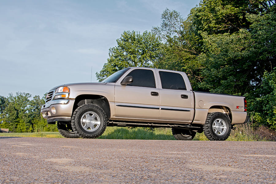 Rough Country (28330) 1.5-2 Inch Lift Kit | N3 Shocks | Chevy/GMC 1500 (99-06 & Classic)
