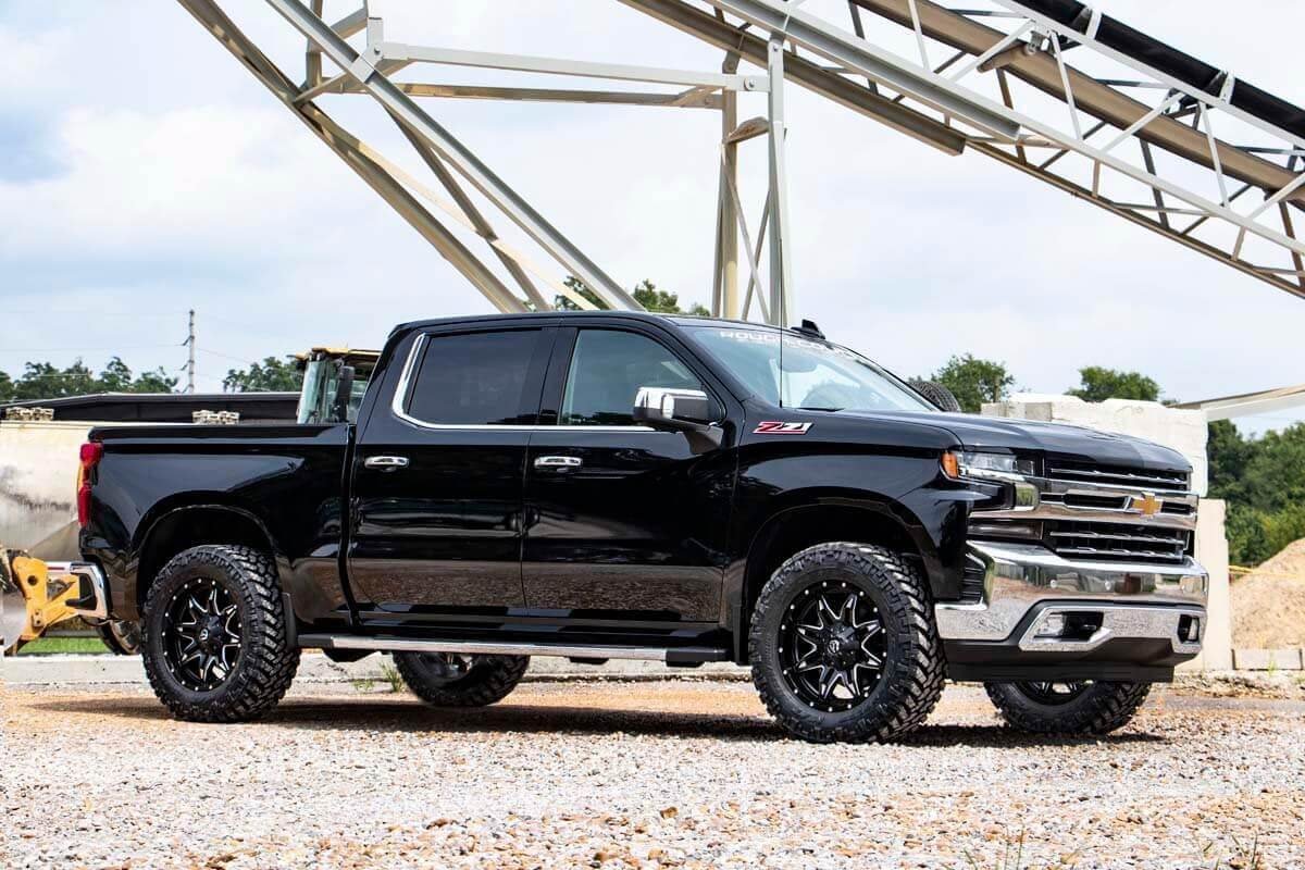 Rough Country (501065) 2 Inch Leveling Kit | Loaded Strut | Chevy/GMC 1500 (19-24)