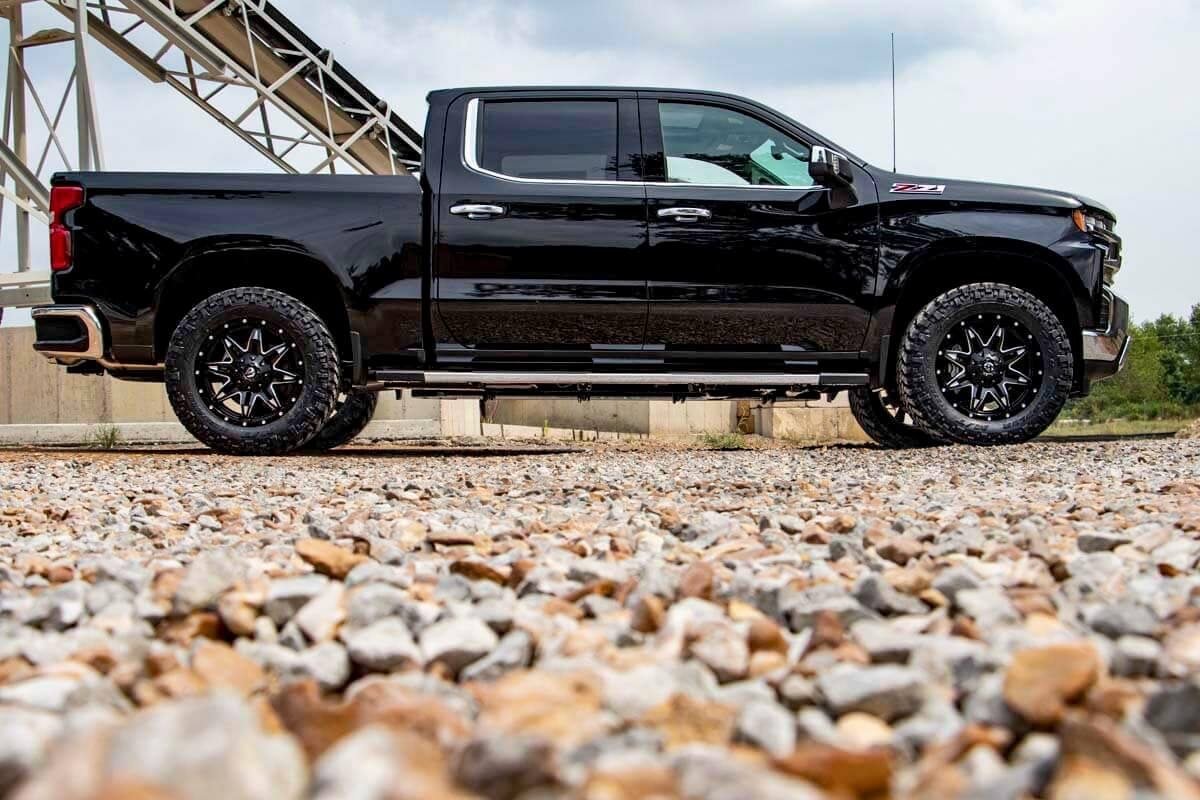 Rough Country (501065) 2 Inch Leveling Kit | Loaded Strut | Chevy/GMC 1500 (19-24)