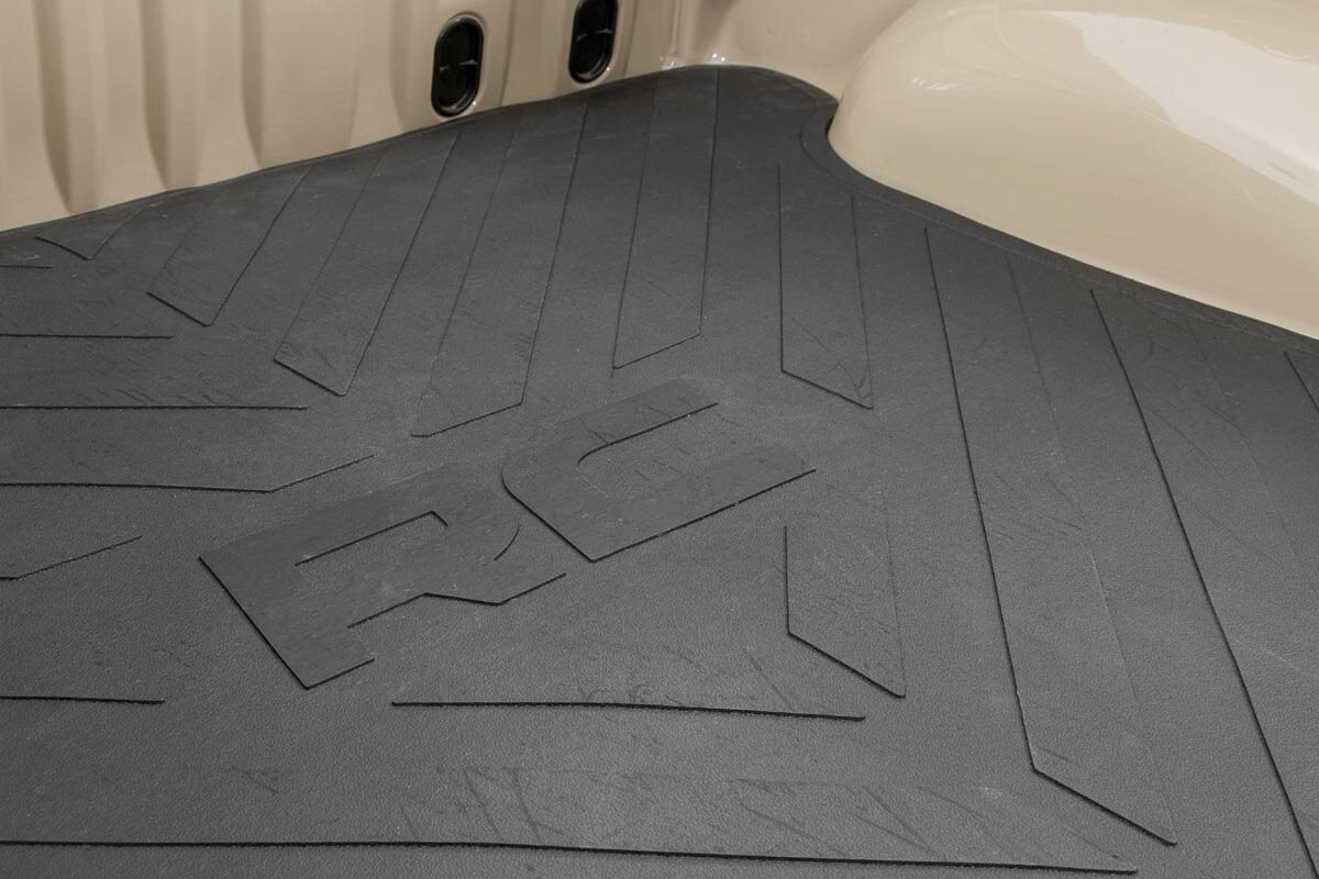 Rough Country (RCM683) Bed Mat | 5'10" Bed | RC Logo | Chevy/GMC 1500 (19-24)