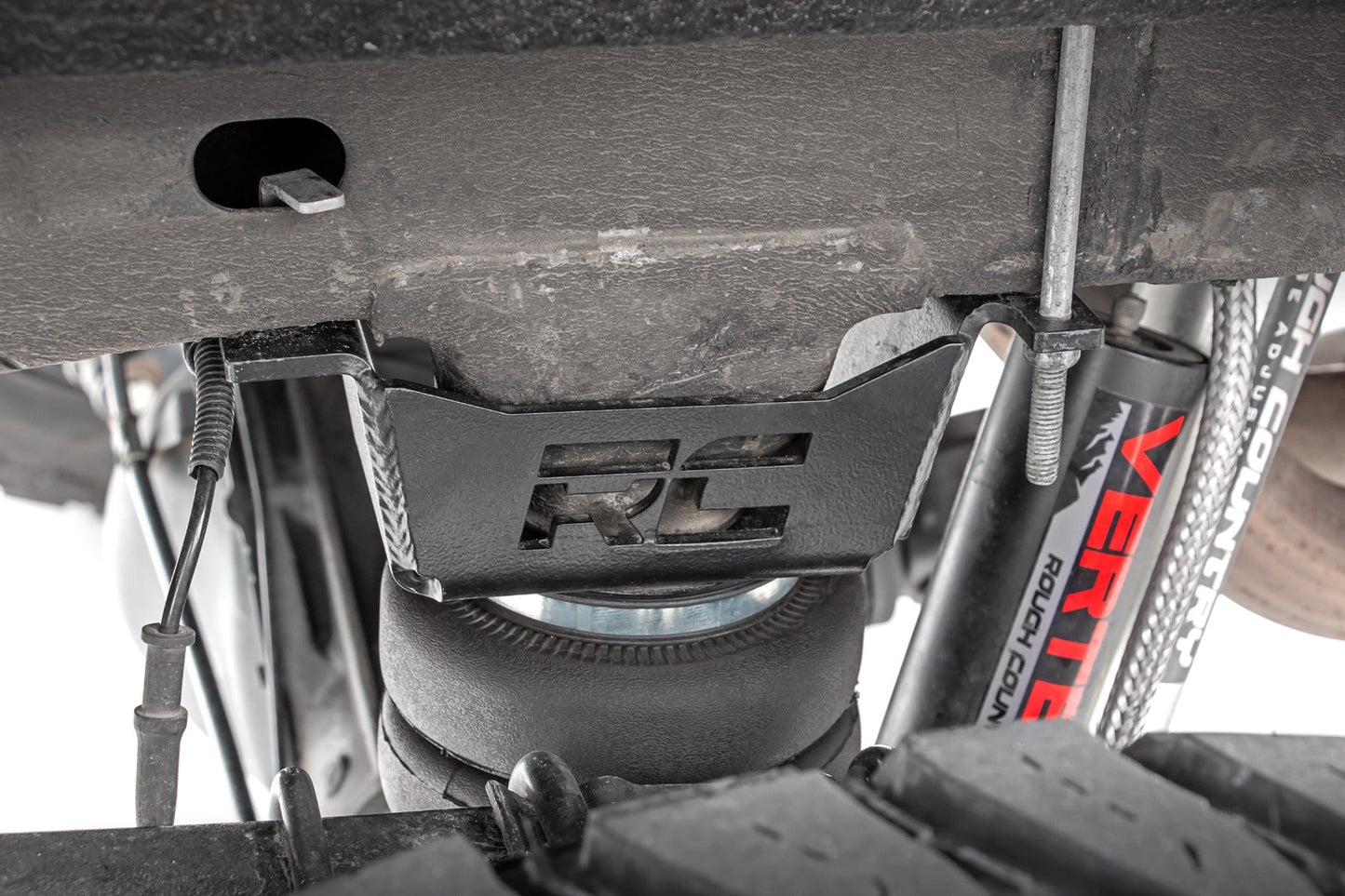 Rough Country (100054WC) Air Spring Kit w/compressor | Wireless Controller | 5 Inch Lift Kit | Chevy/GMC 1500 (07-18)