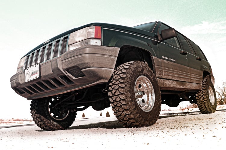Rough Country (636.20) 3.5 Inch Lift Kit | V-6 Motor | Jeep Grand Cherokee ZJ 4WD (93-98)