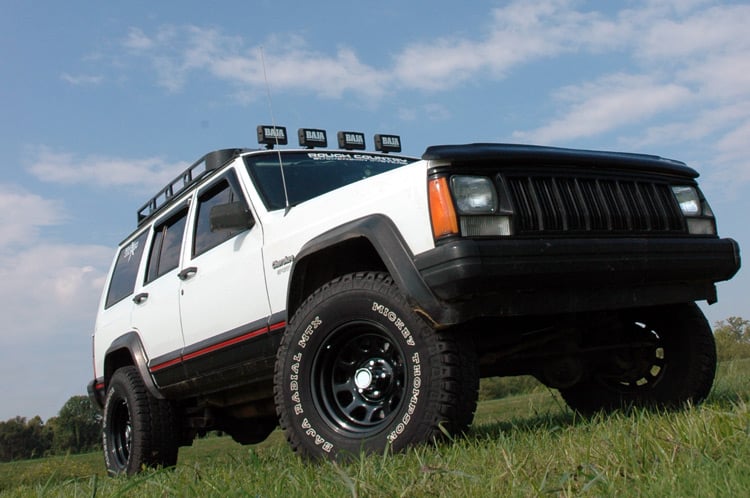 Rough Country (670N2) 3 Inch Lift Kit | Rear AAL | Jeep Cherokee XJ 2WD/4WD (1984-2001)