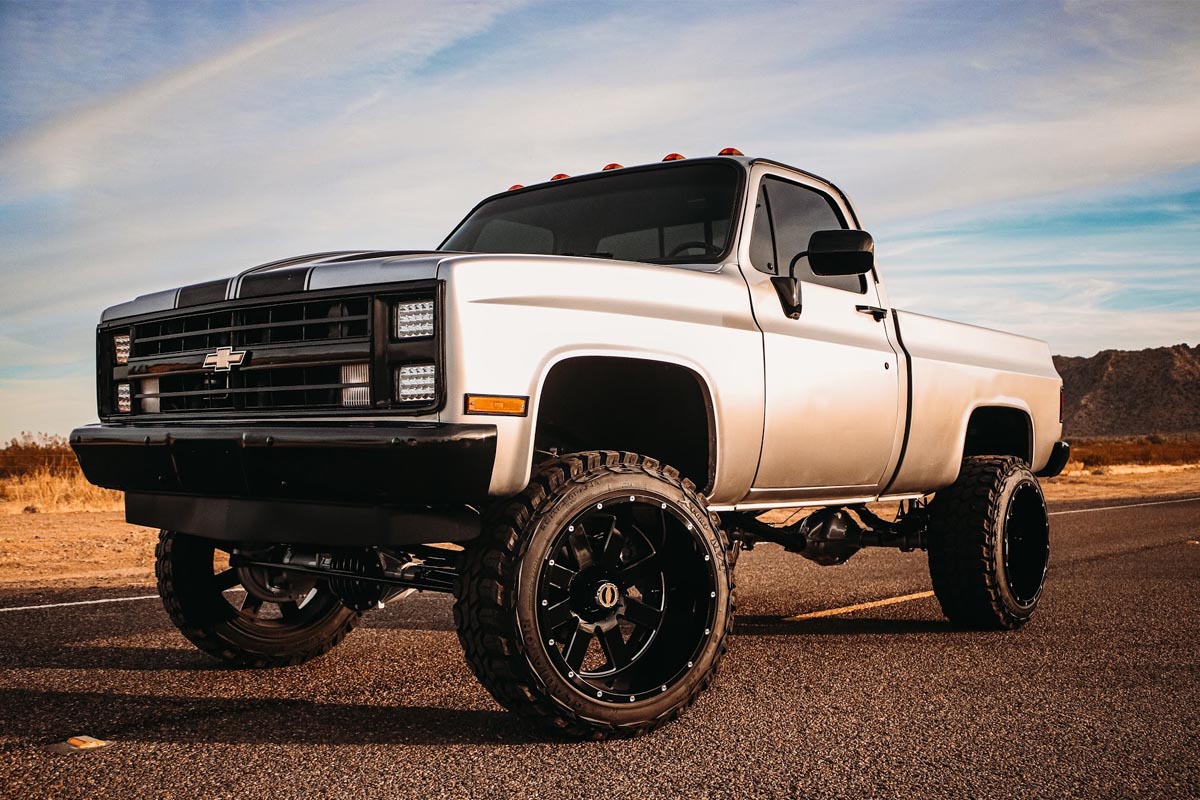 Rough Country (20530) 6 Inch Lift Kit | 52" RR Springs | Chevy/GMC C10/K10 C15/K15 Truck/Jimmy (77-91)