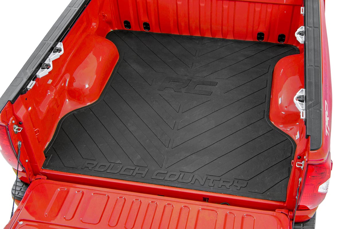 Rough Country (RCM683) Bed Mat | 5'10" Bed | RC Logo | Chevy/GMC 1500 (19-24)