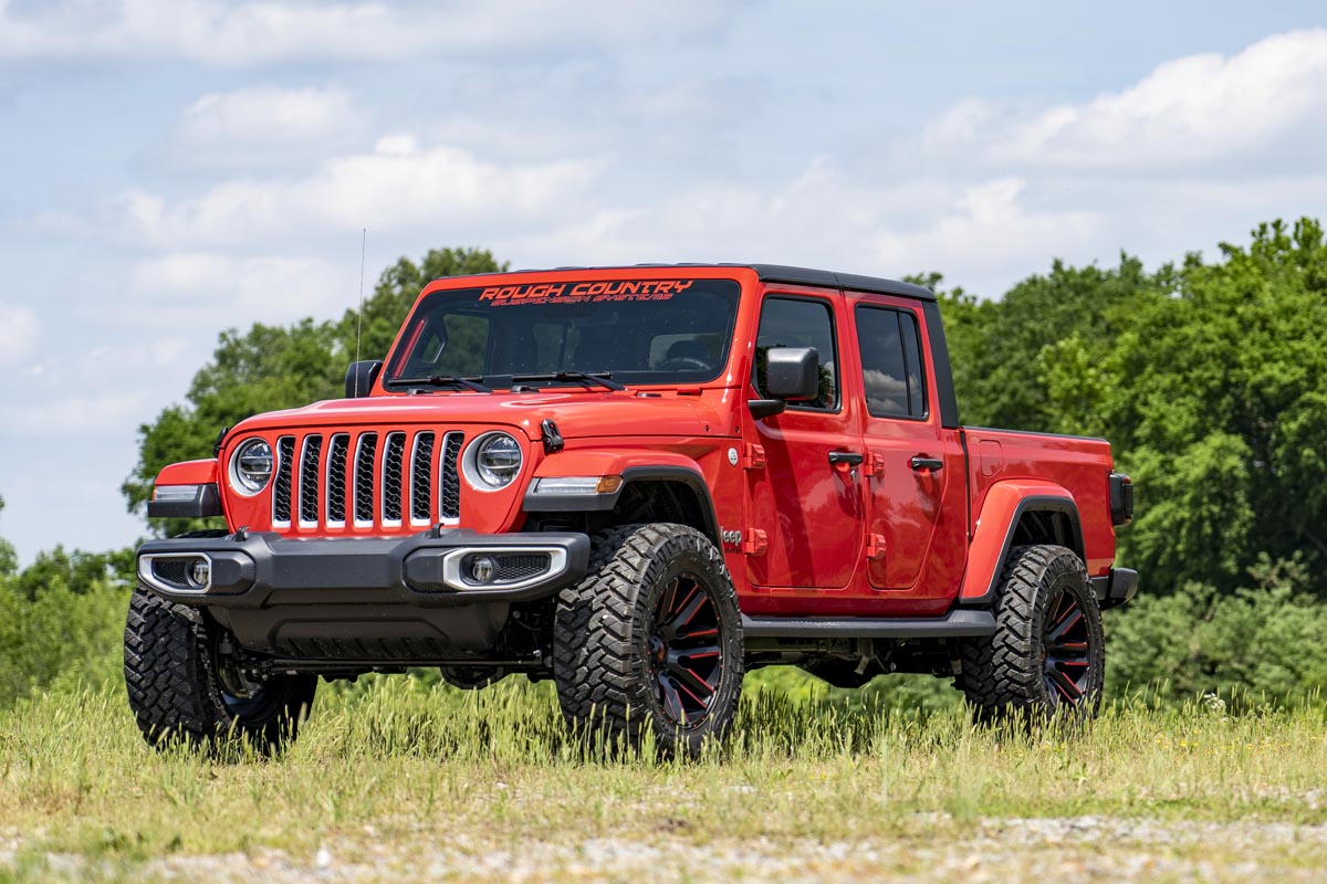 Rough Country (63470) 2.5 Inch Leveling Kit | Spacers | V2 | Jeep Gladiator JT 4WD (20-23)