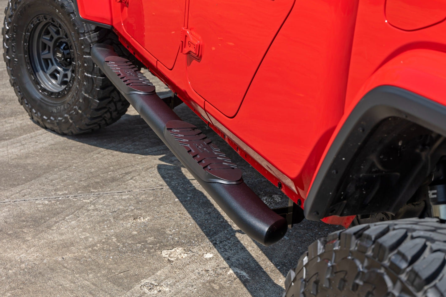 Rough Country (21015) Oval Nerf Steps | Black | Jeep Gladiator JT (20-23)
