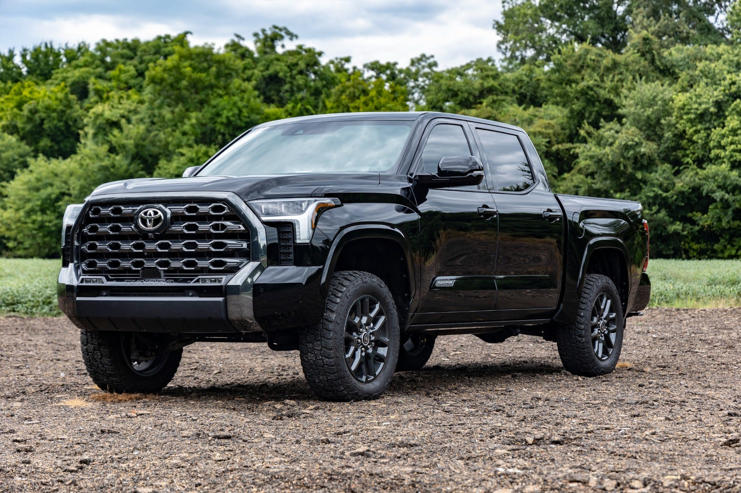 Rough Country (71300) 3.5 Inch Lift Kit | Rear Air Ride | Toyota Tundra 4WD (2022-2024)