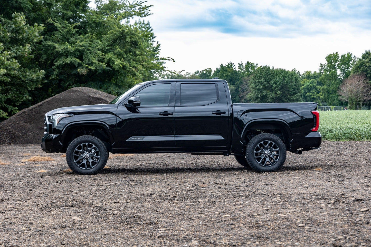 Rough Country (71300) 3.5 Inch Lift Kit | Rear Air Ride | Toyota Tundra 4WD (2022-2024)